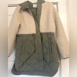 Works coat/nwt never warn. Cream and olive green